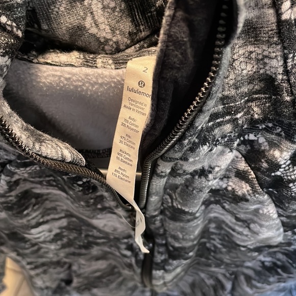 Lululemon with hoodie size 2 - Picture 2 of 3